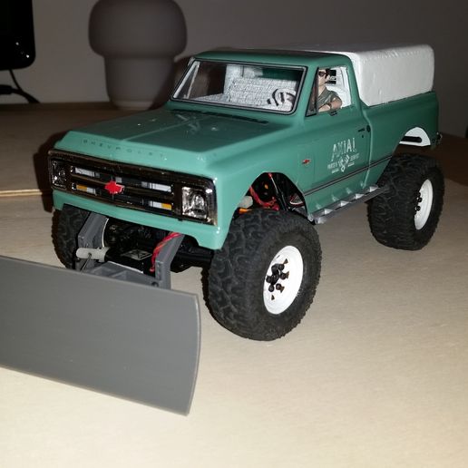 IMG_20220122_145321-min.jpg SCX24 Snow Plow King - réaliste et fonctionnel avec servo