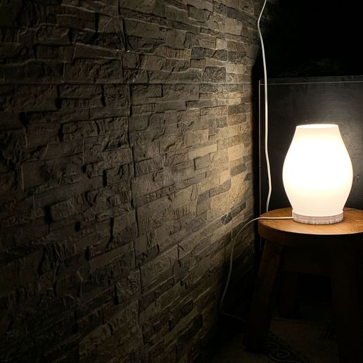 LAMPLbrillando.jpg Candeeiro minimalista liso com fio