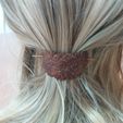 coletero-margaritas-madera-pelo-01.jpg Hair barrette with stick and daisies