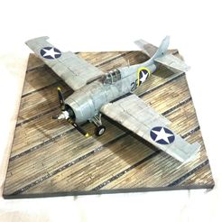 IMG_20221211_172127.jpg WWII US AIRCRAFT CARRIER DIORAMA AND DISPLAY BASE (1:72 SCALE 140mm)