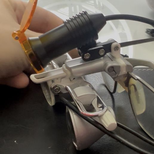 Zeiss EyeMag 2.5x Connector for Head Light