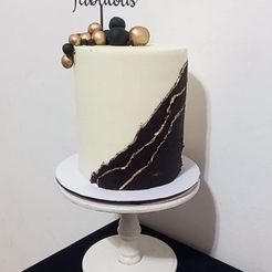32-y-fabulous-foto-en-torta.jpg Fichier STL topper 32&fabulous・Plan imprimable en 3D à télécharger