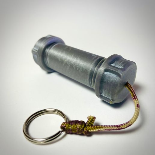 IMG_1721.jpeg 収納カプセル型パイプ爆弾キーホルダー