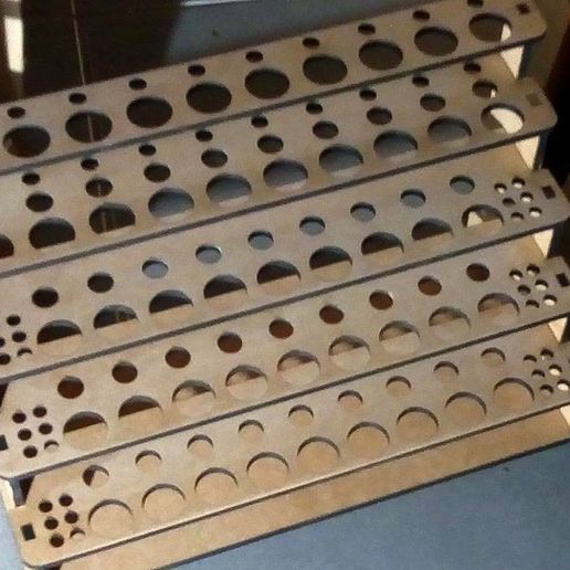 25627022_2072325376127351_1705022297928211545_o.jpg Paint support