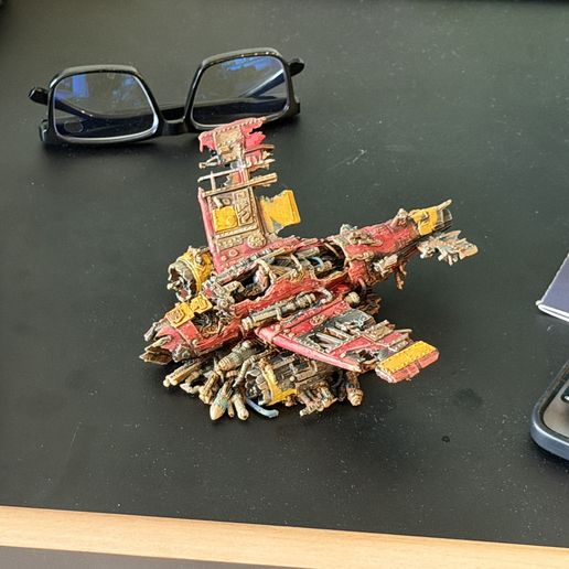 Ork ScrapJet and Trukk Wrecks