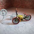 1a.jpg Freestyle BMX Bike for diorama - 1:24 scale, moveable