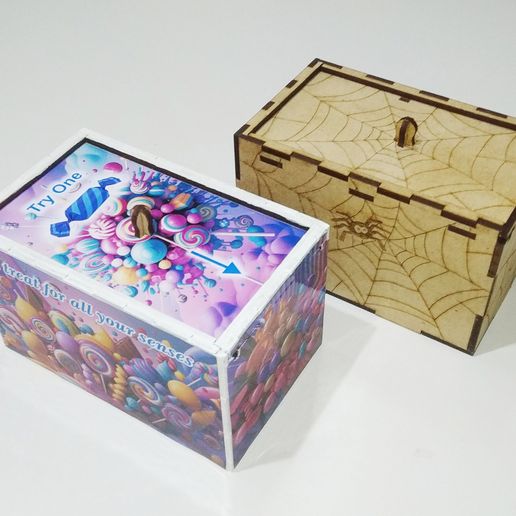 Caja-broma-02.jpg Surprise box, joke box
