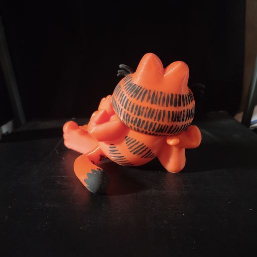 IMG_20251228_163029443.jpg Garfield deitado - modelo 3D para impressão FDM 🐱