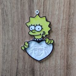 IMG_20210304_175059.jpg Free STL file Lisa Simpson lithophany keychain・Template to download and 3D print