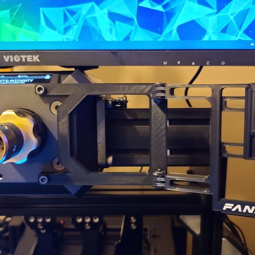 20201019_111545.jpg Fanatec Боковое крепление для планшета (регулируемое/универсальное) Версии DD, CSW, CSL