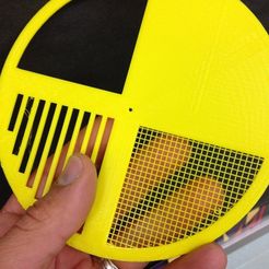 c075dc5b5e6db9862a515f6bbc0432d7_display_large.JPG Bait Hive Entrance Disc with fine mesh screen