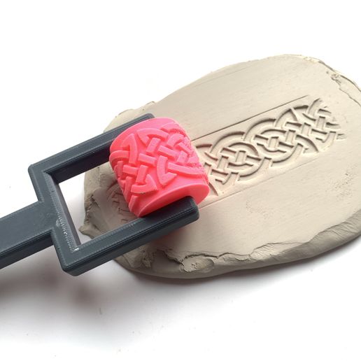 IMG_0960.jpg STAMP ROLLER FOR POTTERY - Celtic patterns