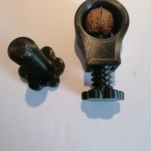 IMG_20201107_110910_resized_20201107_111039329.jpg Nutcracker