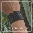 SDB black front.png Bracciale di allontanamento sociale