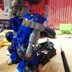IMG_20210113_154757.jpg Transformers Armada Optimus Prime Smokestack guns