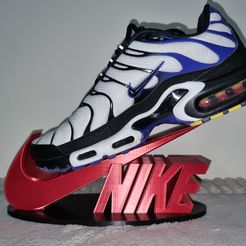 20220301_173602.jpg Fichier STL Support / présentoir pour chaussures Nike・Modèle imprimable en 3D à télécharger