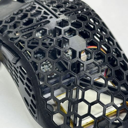 Finalmouse UltralightX lion3 hump付きカスタム sddefault.jpg