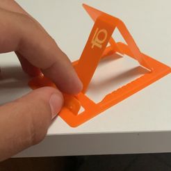 2023-07-01_16-24-52_920.jpeg STL-Datei Kreditkarten-Smartphone-Ständer・3D-druckbare Vorlage zum herunterladen