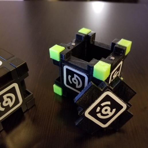20190204_220138.jpg Anki Vector Dummy Cube Box