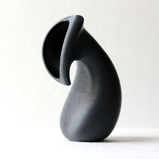 IMG_2243.jpg Bowing Vase