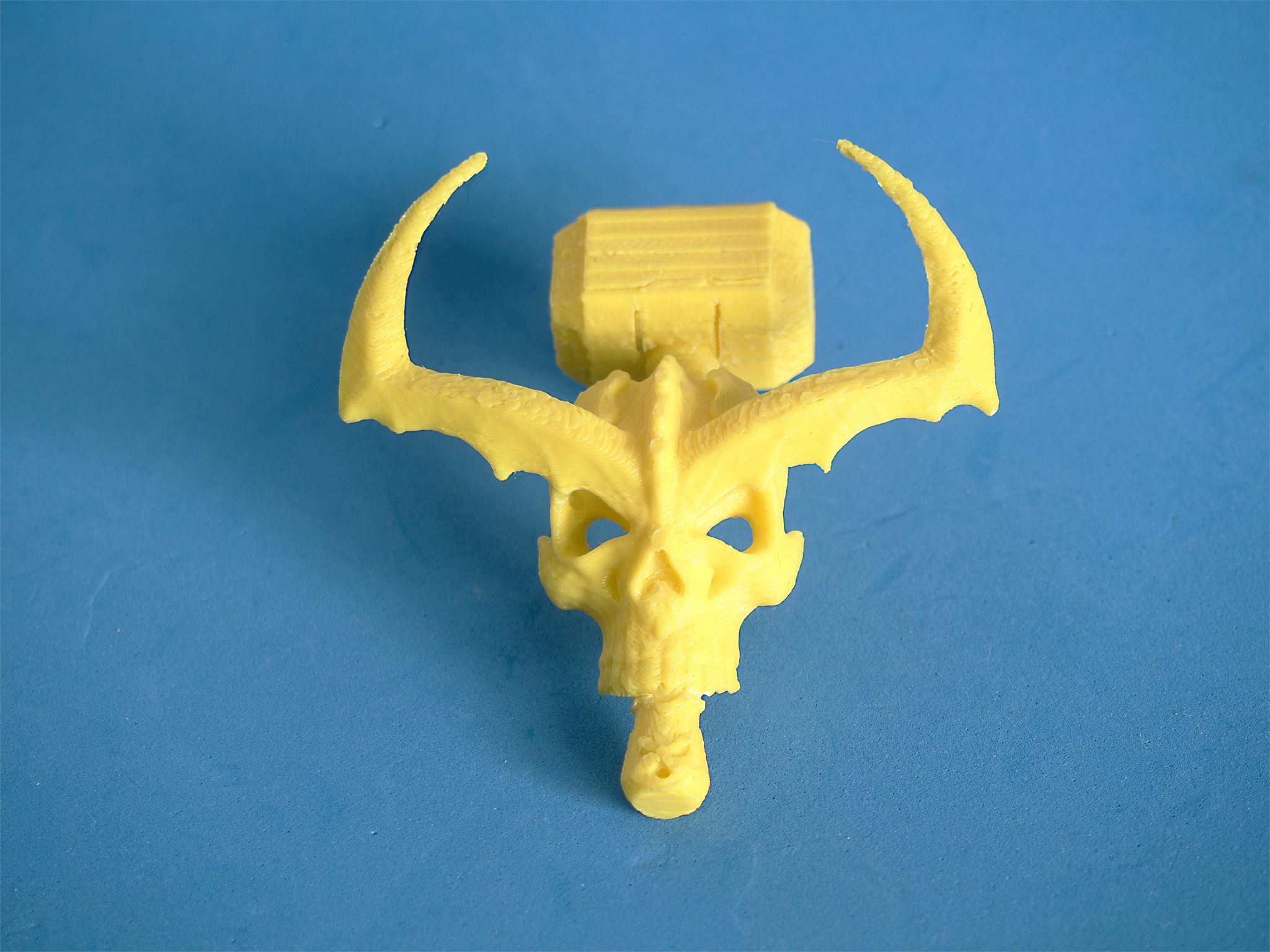 P1010008.jpg Download free STL file Surtur's Skull with Thor's Hammer (Ragnarok) • 3D printing model, dancingchicken
