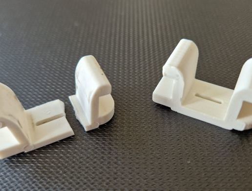 bf2437e2-0669-47a7-8fb9-e5421ba2cad7.jpg Centering guide - Bay window sliding door