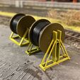 C001E90F-120F-483F-AA1D-4C7663D2670A.jpeg Model Railway - Cable Drum Jack and Stand