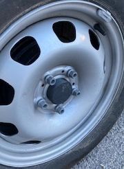 IMG_3149.jpg Free 3D file Duster wheel hub cover・3D print design to download