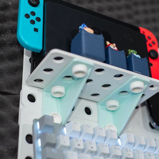 pomeraniart-1799.jpg Modular Pegboard (with accessories)