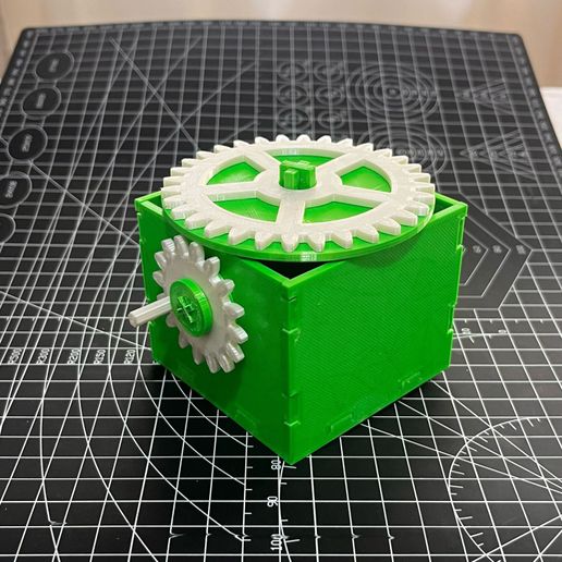 e5b14b09-653f-4cf6-8ff4-aee4d4bd207f.jpg Exhibition 360 Gear Box!  360° Rotating Box for Photography !