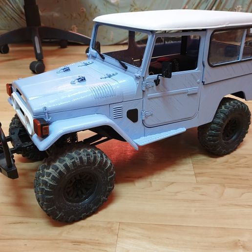 FJ40-2.jpg FJ40 ON TRX4 CHASSIS (324MM)