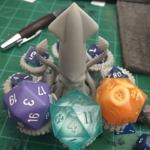 ewbvbr.png Squid Dice/Knickknack Holder