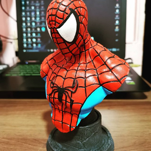 Bust Spiderman
