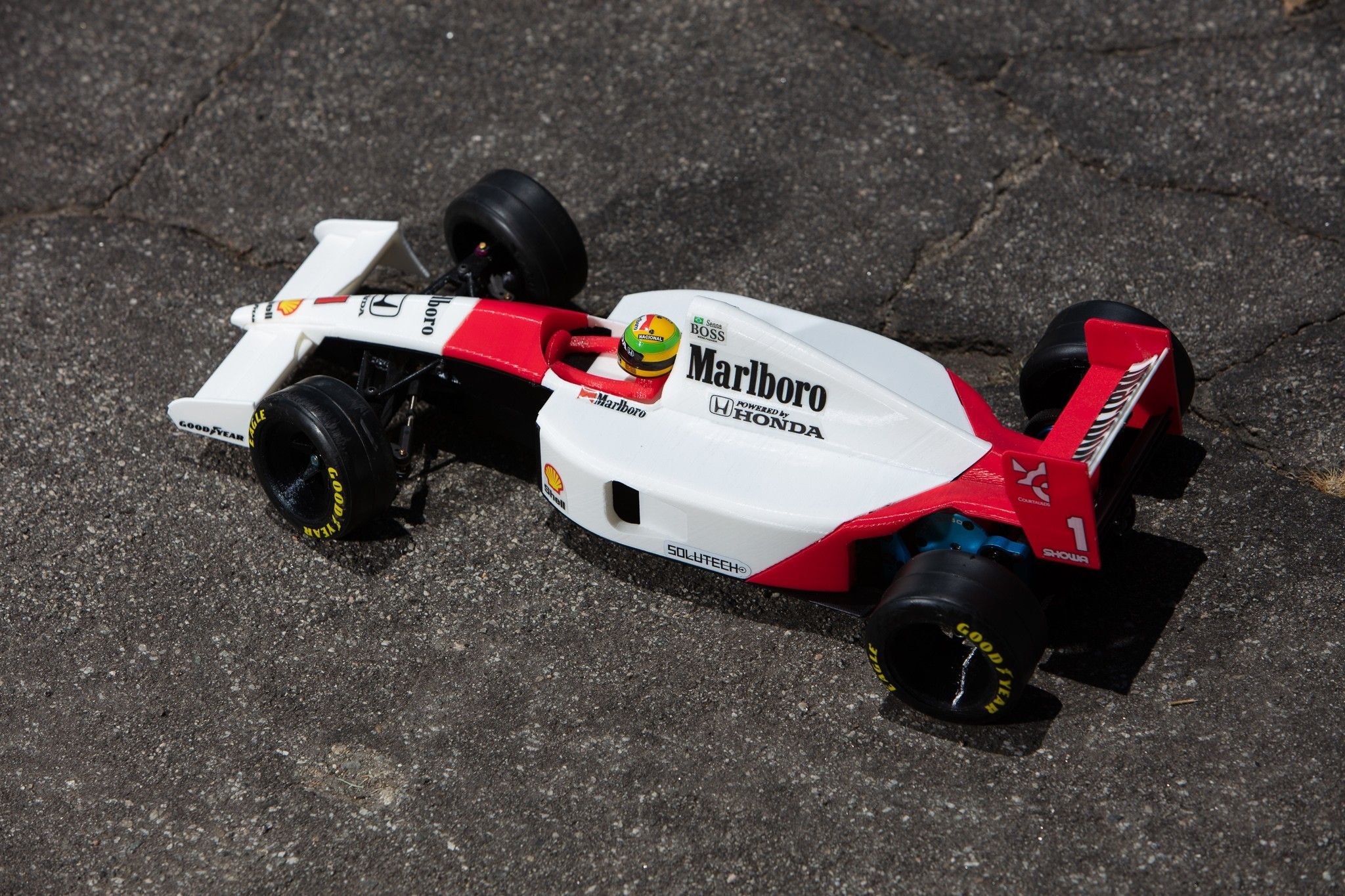 _S2A1050.jpg Download free STL file Aryton Senna's Mclaren MP4/6 3d Printed RC F1 Car • 3D print object, brett