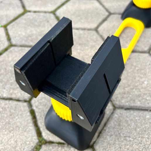 IMG_7095.jpg Flat adjustable bracket for Rifle/Gun vise