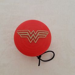 YOYO_WONDER_WOMAN.jpg Бесплатный файл STL Wonderwoman yoyo・3D-печатная модель для загрузки, lolo_aguirre