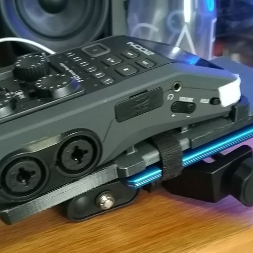 H6 2.jpg Zoom H6 battery Holder