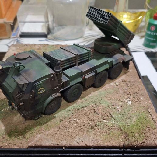 512909309_10235453213344824_414126093057255049_n.jpg Lançador múltiplo de foguetes RM-70 checo