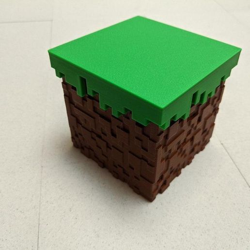 photo_2020-07-08_09-56-32.jpg STL file Textured Minecraft Grass Block Box・3D printable model to download, marcelwo41edynki
