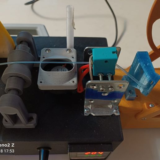 PETmachine, make Your own filament from plastic bottles at home!