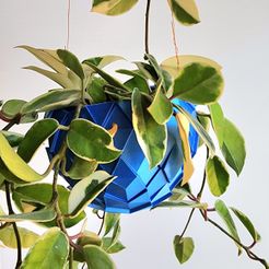 20230909_100207.jpg Free STL file Triangular Hanging Planter・3D printable design to download