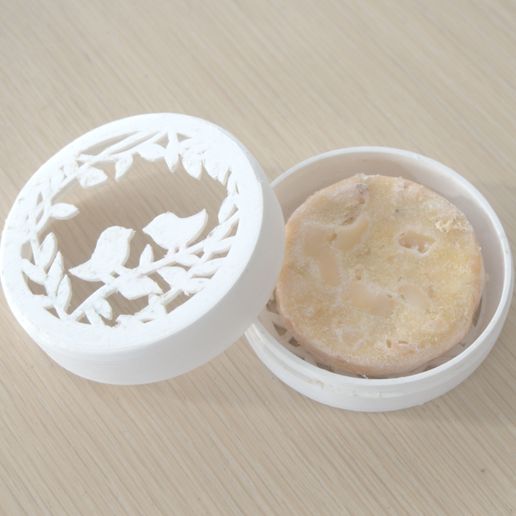 Box for dry shampoo