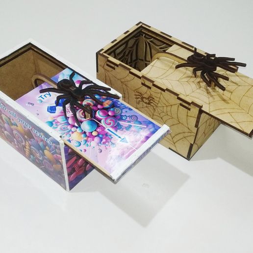 Caja-broma-03.jpg Surprise box, joke box