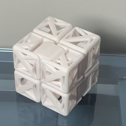 IMG_8265.jpeg Infinity cube - removal of triangles (print in place)