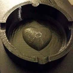 20140618_021215.jpg STL-Datei Ashtray with heart in the middle kostenlos・3D-Druckvorlage zum Herunterladen
