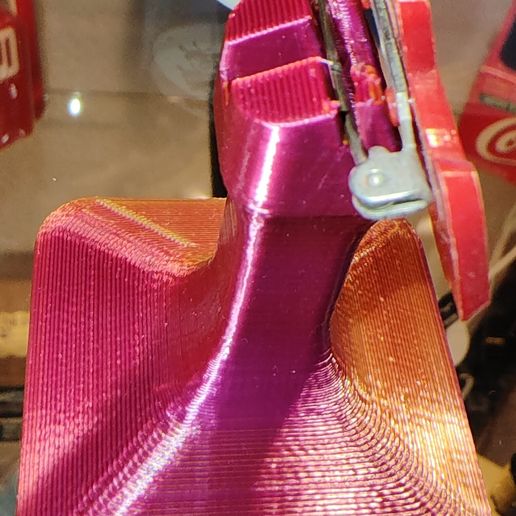 Remix_Pic-3.jpg Expositor con muescas Pin & Button