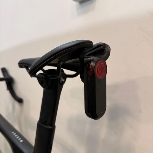 back.jpeg Trek Madone SLR Garmin Varia mount