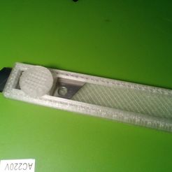 IMG_20180722_001630.jpg Box cutter blade holder (Fully printable)