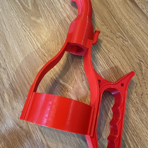 IMG_7222.jpg Indoor watering can for coke bottle