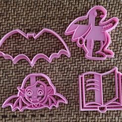 a= al " ae = — hl bd bend | ; AT ey tigers a} ‘| ei bs a “4 Be r | i) os! oh yx! ge! P+ | Tet pet ed Aer 4 ye aa - Isadora Moon COOKIE CUTTERS SET